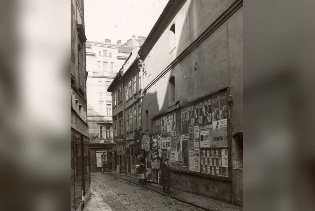 Mečová ulice, třicátá léta 20. století